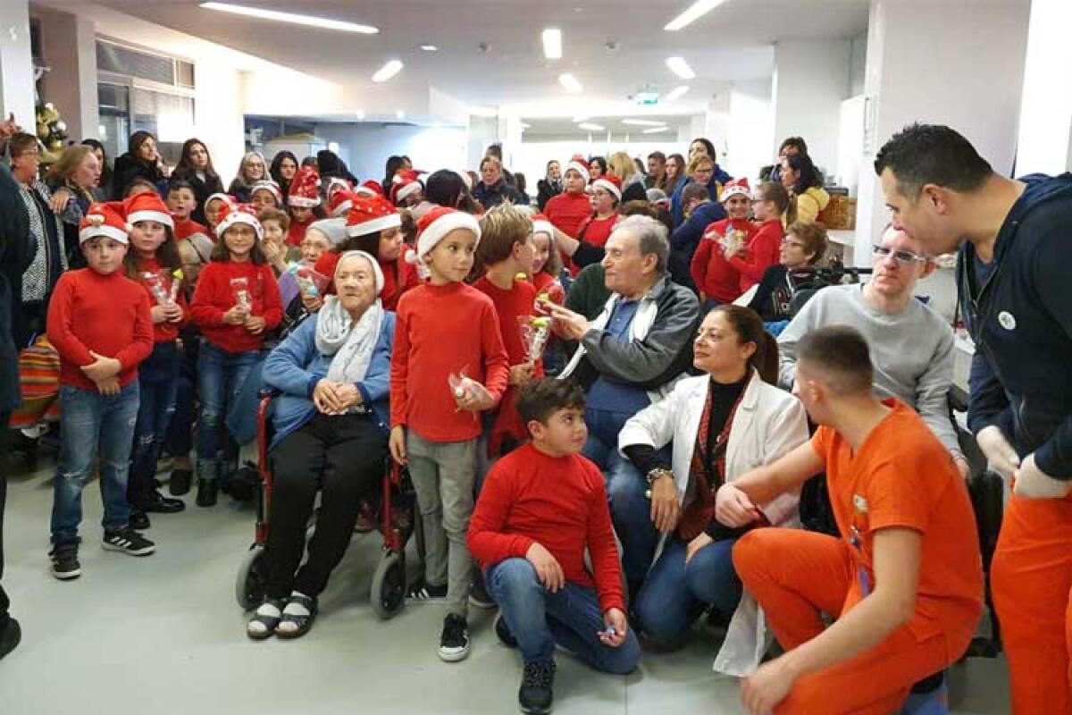 Rsa "Santa Barbara", canti popolari per gli assistiti intonati dalle voci bianche - 