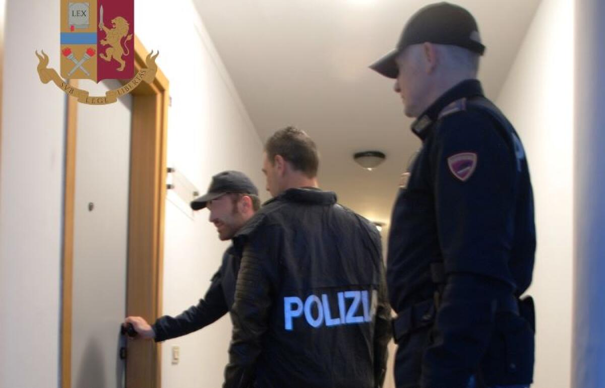 Scoperte due cinesi clandestine che si prostituivano in corso Aldisio - 