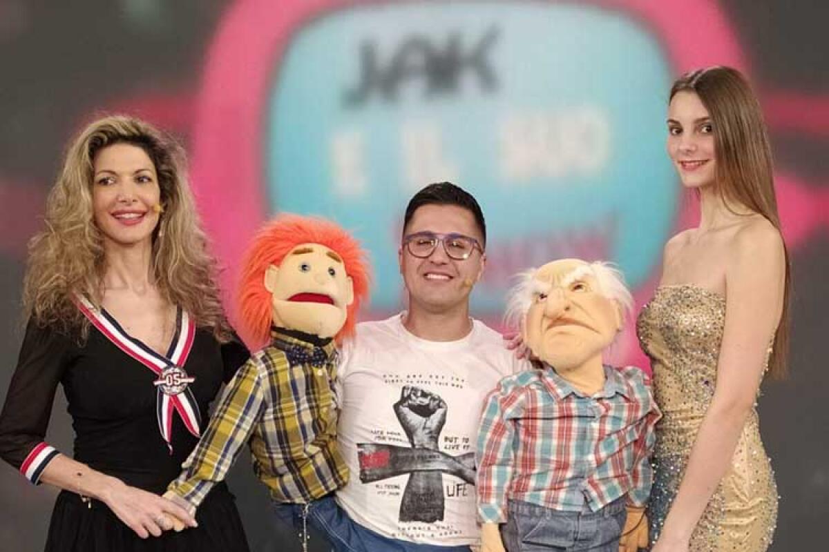 Letterina in un varietà televisivo, Alice Catalano: "Vi aspetto su La4" - Da sinistra: Maria Monsè, Gionatan Valenti e Alice Catalano. 