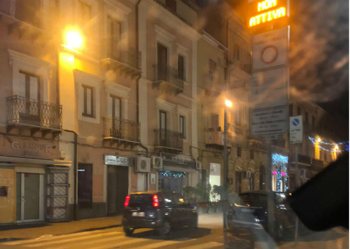 Auto sbanda in centro storico, nella notte incidente a ridosso della chiesa Madre - 