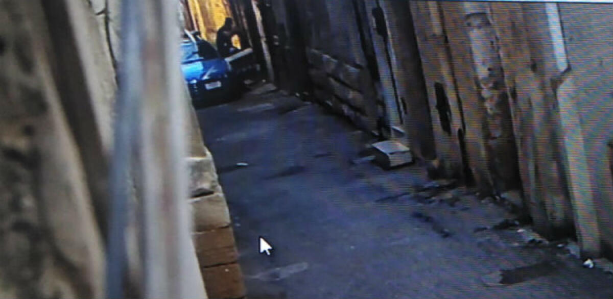 Lo spaccio di droga in centro, coinvolti minori: distrussero anche le telecamere dei poliziotti - Via Abela sarebbe stato il punto di riferimento dello spaccio