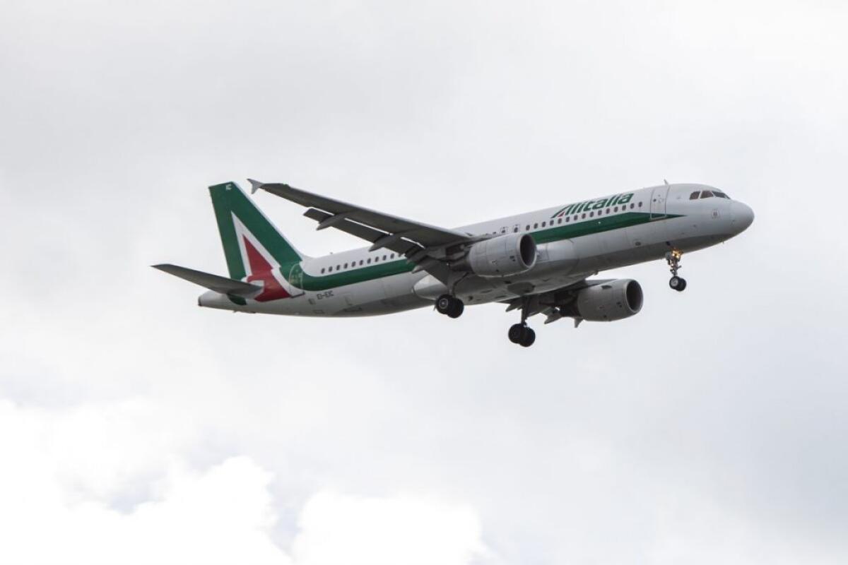 ALITALIA BRUCIA 300 MILIONI L’ANNO - 