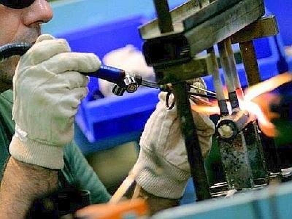 DAL 2007 2,3 MILIARDI DI ORE LAVORATE IN MENO - 