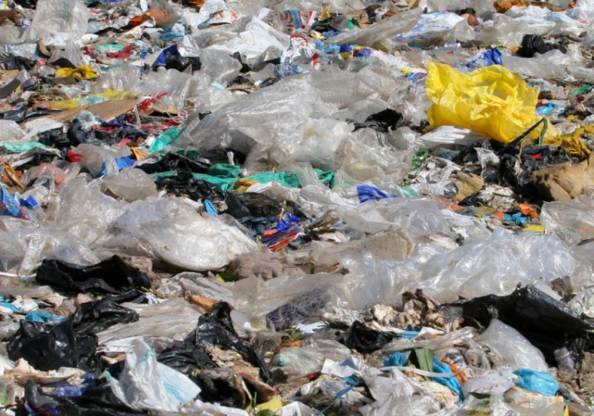 NUOVA TECNOLOGIA PER LO SMALTIMENTO E IL RIUSO DELLA PLASTICA - 