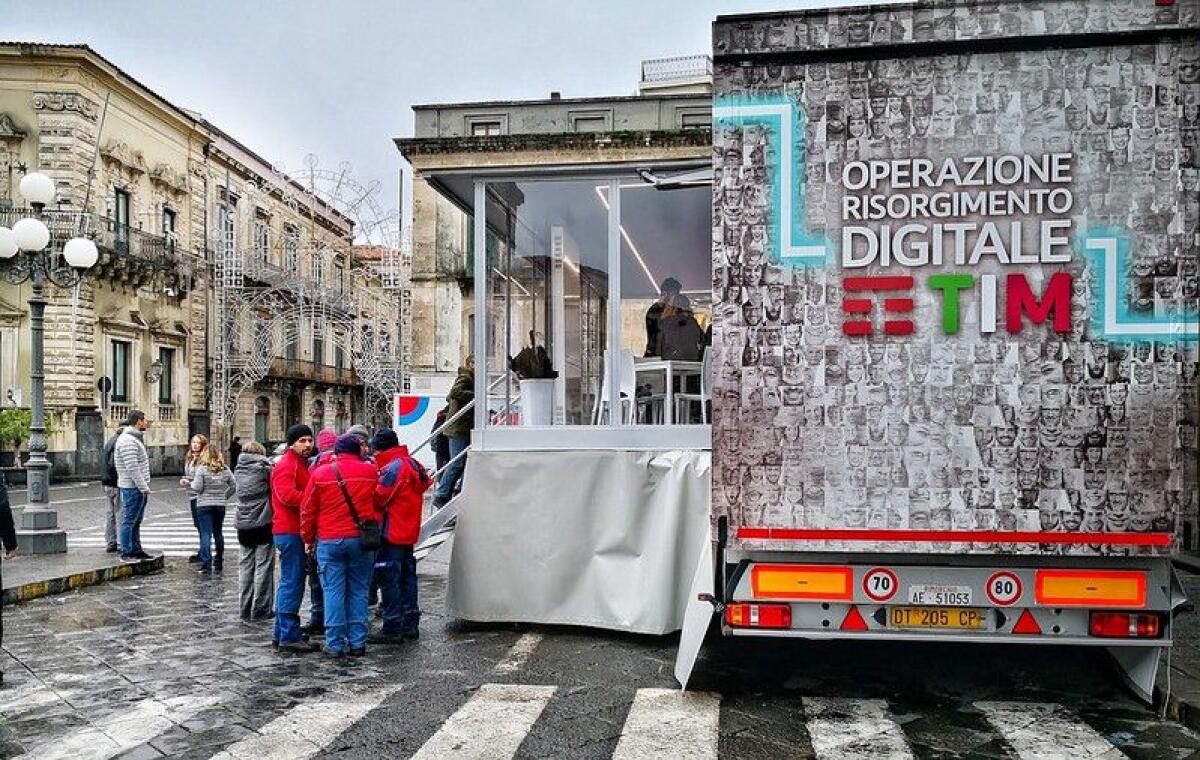 LEZIONI DI INTERNET, IL RISORGIMENTO DIGITALE DI TIM ARRIVA AD ACIREALE -