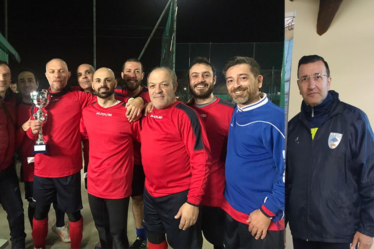 La Polizia vince il torneo dell'Amicizia contro avvocati e politici/giornalisti - 