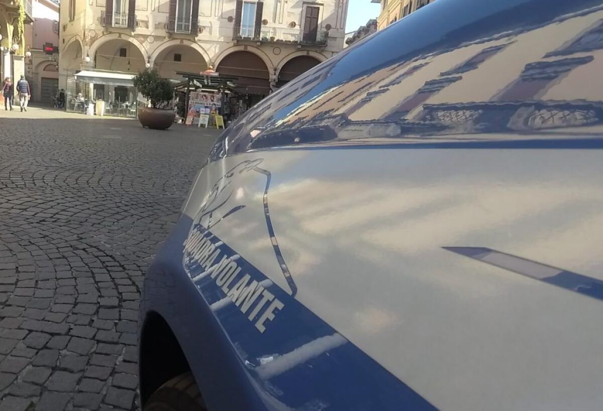 Lancia un masso di 8 kg da un cavalcavia sulla A4, arrestato - 
