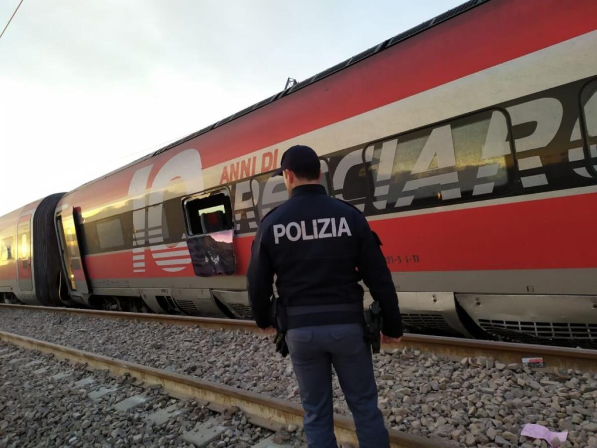 Deraglia treno alta velocità nel lodigiano, due morti - 