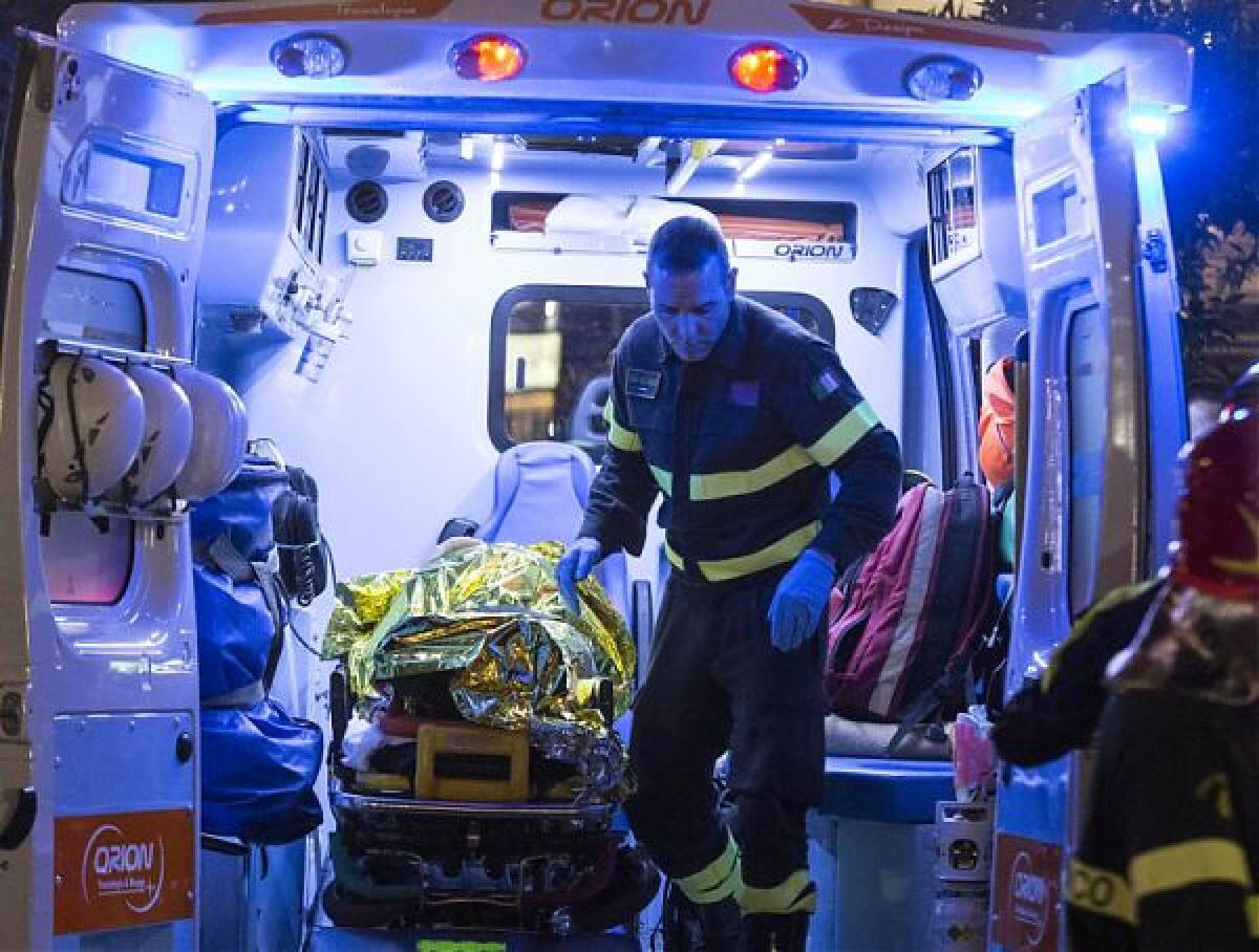 Scontro tra auto e tir nel Tarantino, tre morti - 