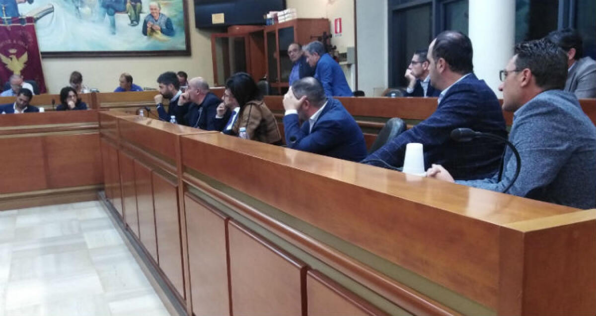 Greco in aula a riferire sulla giunta, c'è richiesta: Sincero, "scambia consiglio per salotto di casa sua" - 