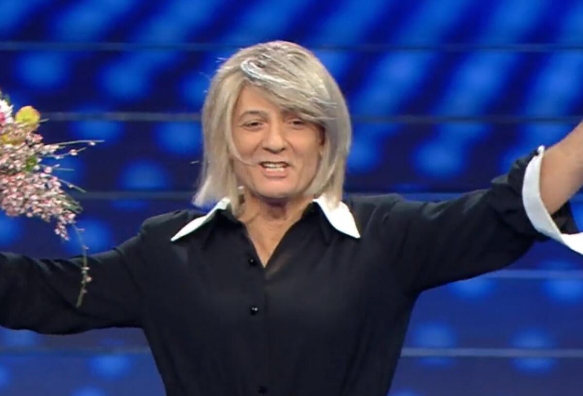Sanremo, Fiorello si veste da De Filippi e reunion Ricchi e Poveri - 