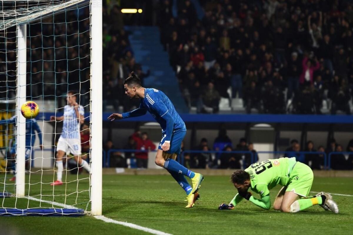 Juve soffre ma vince il testa-coda, 2-1 alla Spal -