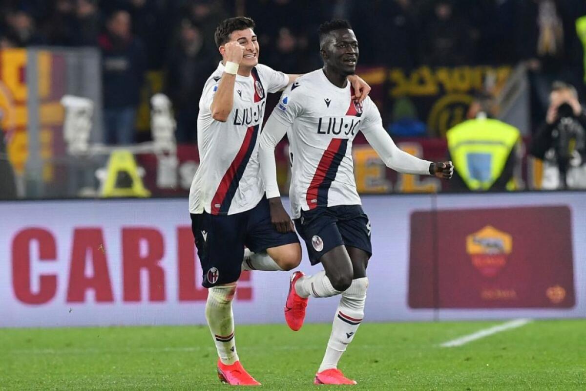 Roma ko in dieci, Bologna vince 3-2 all’Olimpico - 