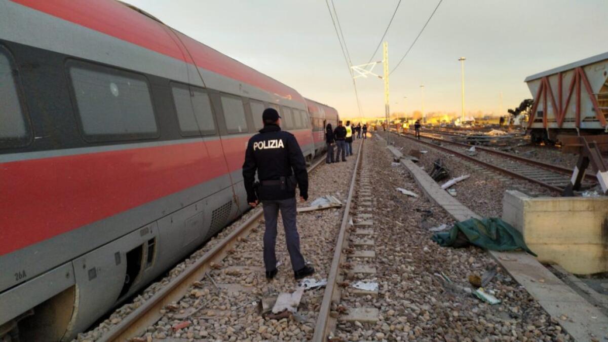 Treno deragliato, la Procura “Verifiche sui lavori a uno scambio” - 