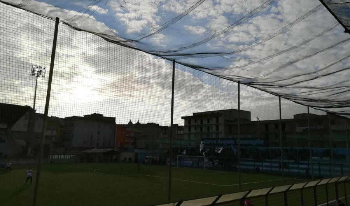Una presunta aggressione negli spogliatoi del "Presti", disordini in Gela-Messina: quattro a processo - La presunta aggressione si sarebbe verificata durante l'intervallo di Gela-Messina