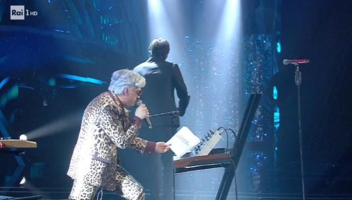 Bugo abbandona il palco di Sanremo, squalificato insieme a Morgan - 