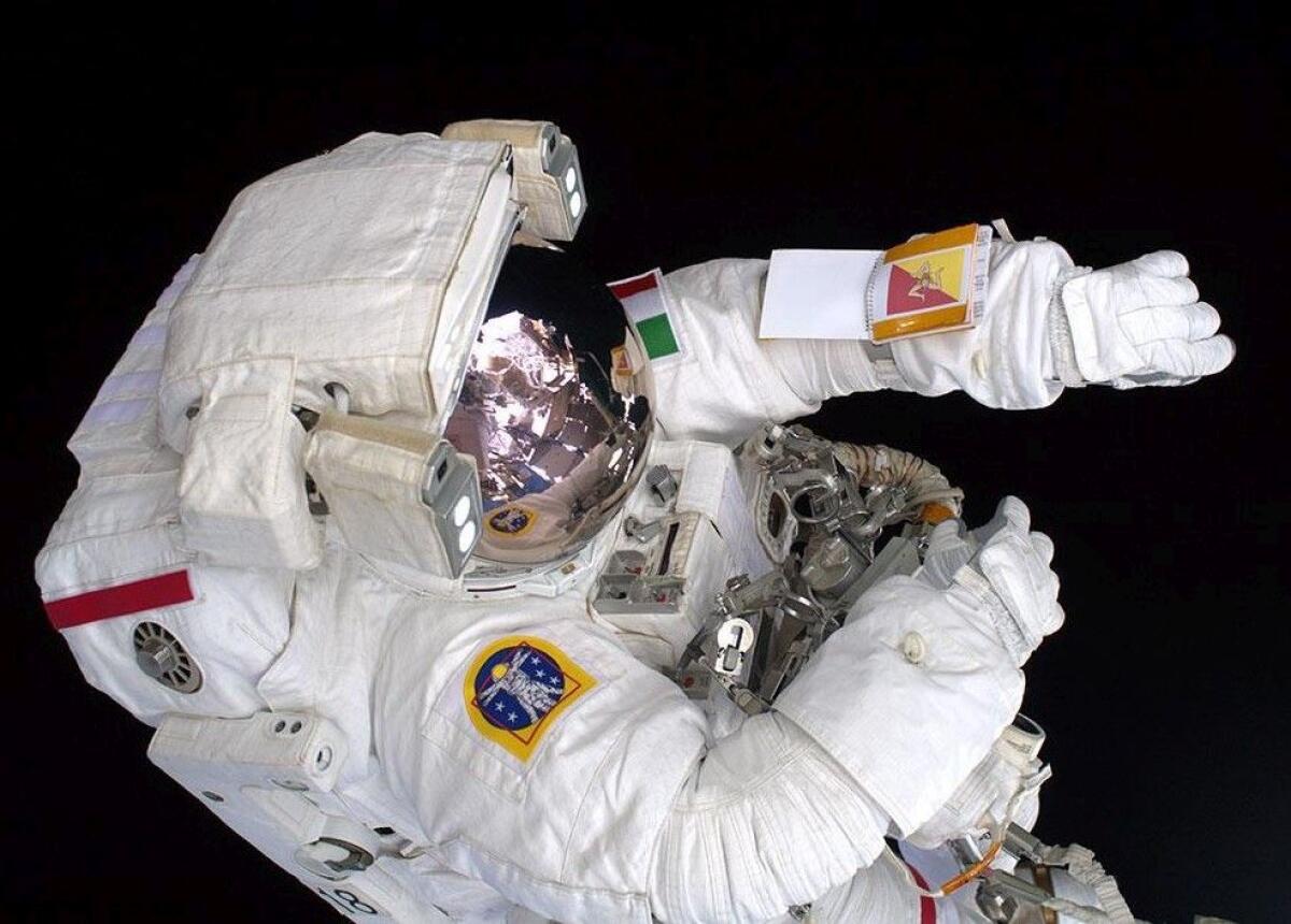Parmitano lascia comando stazione spaziale, ritorna a terra - 