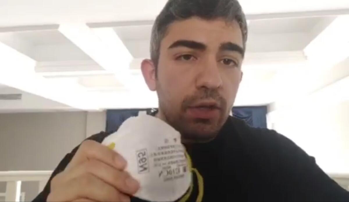 Insegnante gelese rimasto in Cina: "Il peggior virus è l'ignoranza" - William Burgio insegna in Cina