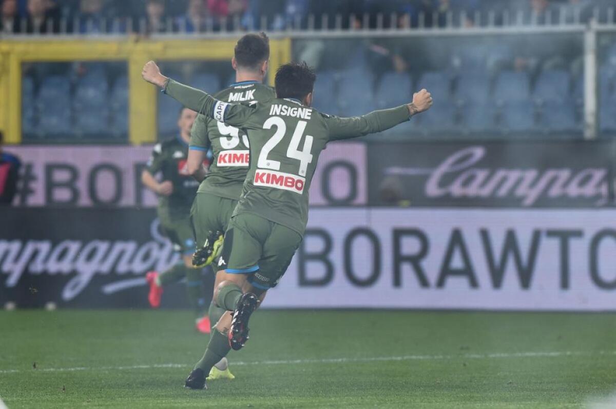 Il Napoli batte la Sampdoria 4-2 a Marassi -