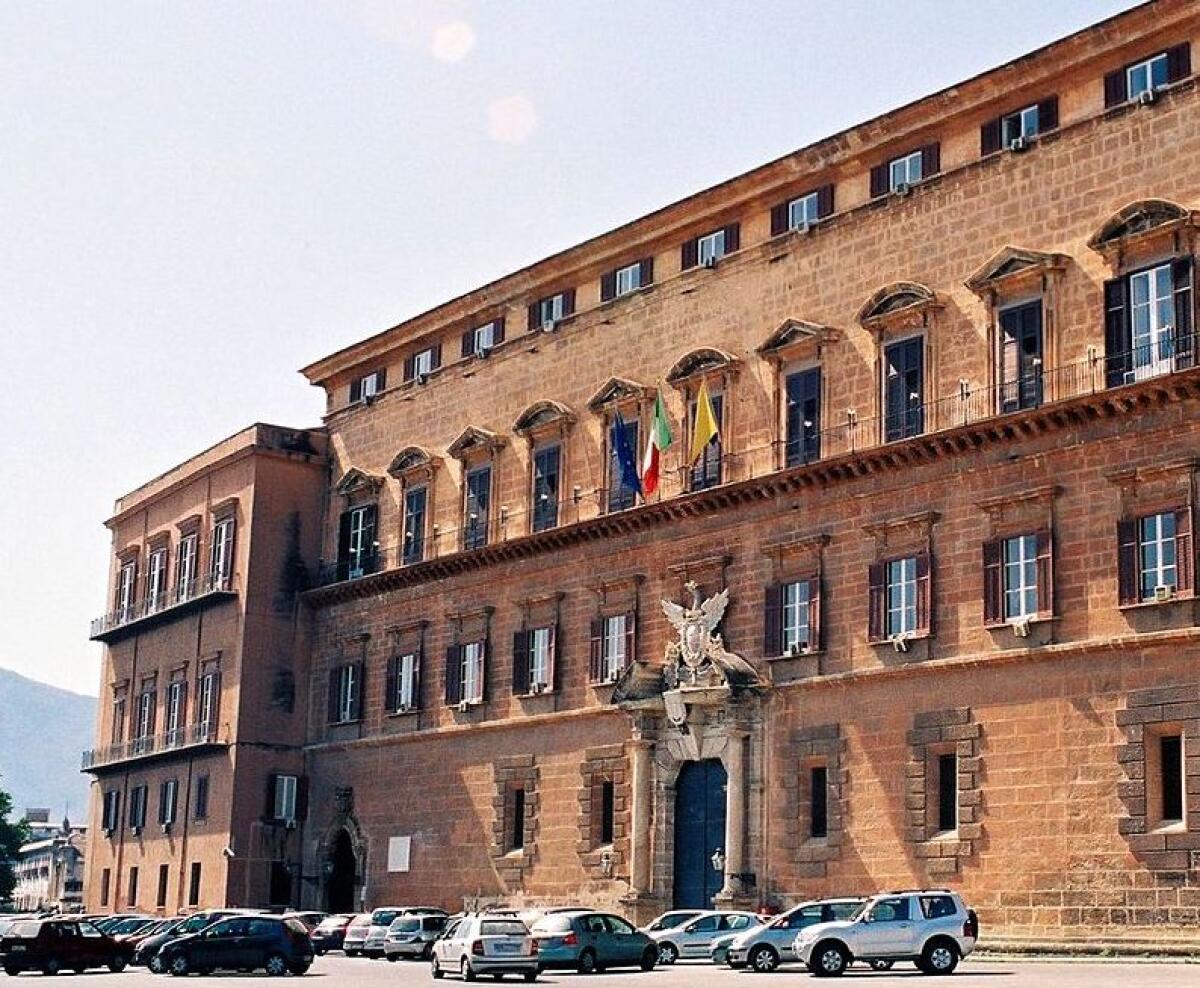 Coronavirus, stop visite turistiche nel palazzo del Parlamento siciliano - 