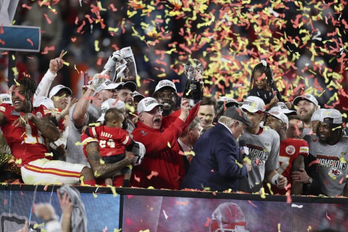 I Kansas City Chiefs vincono in rimonta il Super Bowl, battuti i 49ers - 