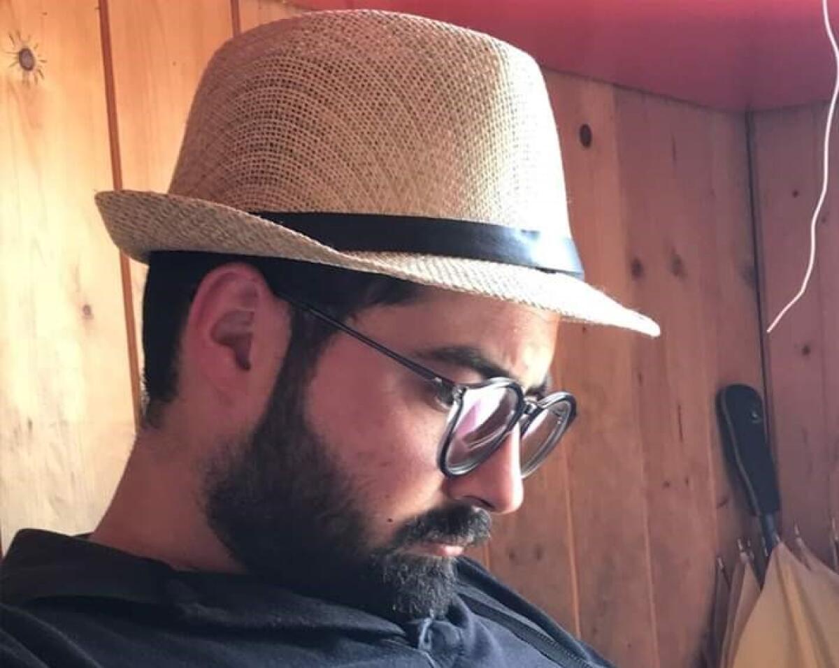 "Dammi carta e pensa", Savio Fiore presenta il suo libro - 