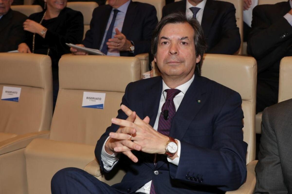 Coronavirus, Intesa Sanpaolo dona 100 milioni, coro di consensi - 