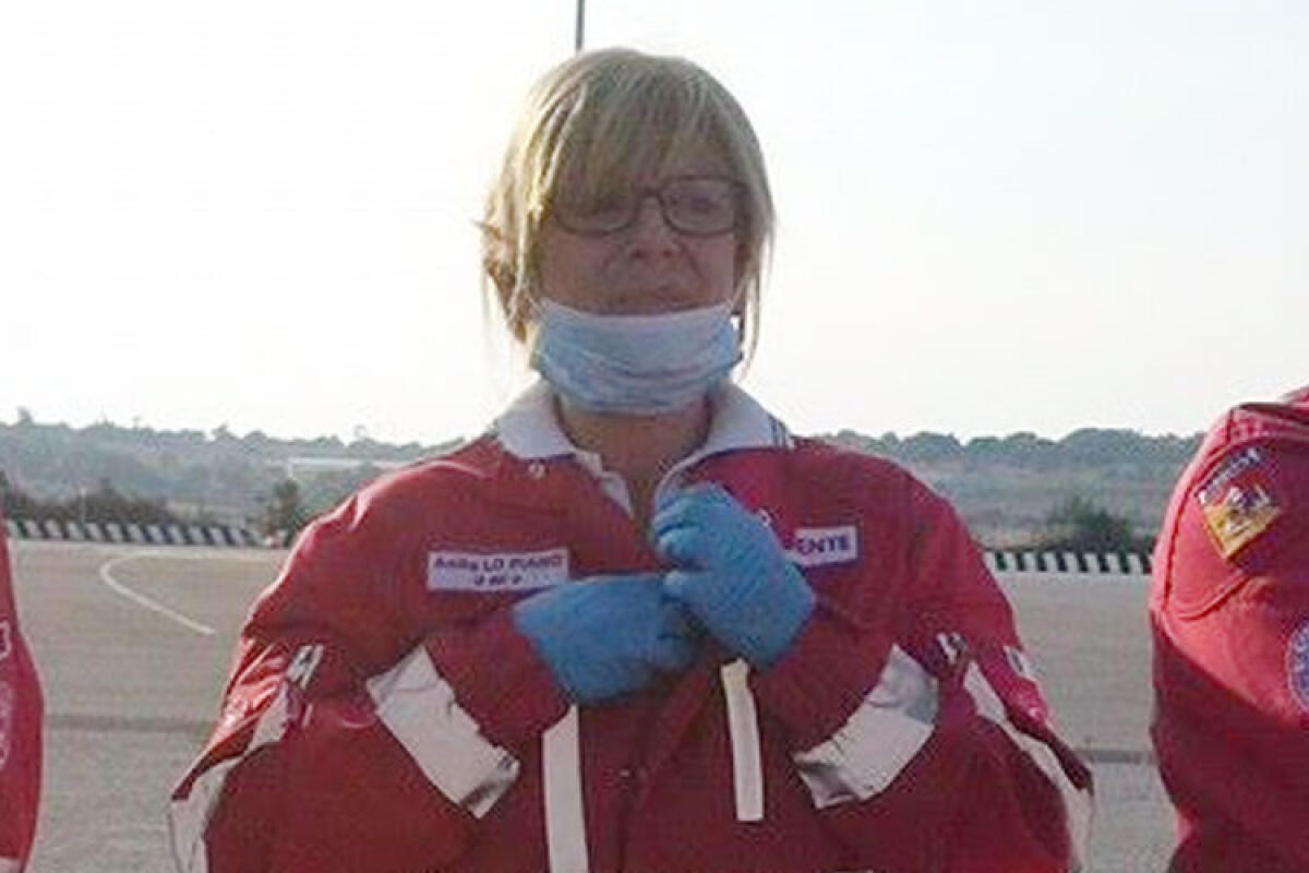 Coronavirus, gara di solidarietà per donare all'ospedale una barella bio-contenimento - Anita Lo Piano