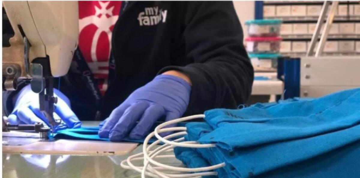 Donazioni materiali e più di 50 sarte volontarie per le mascherine in città, "iniziamo con 10 mila" - 