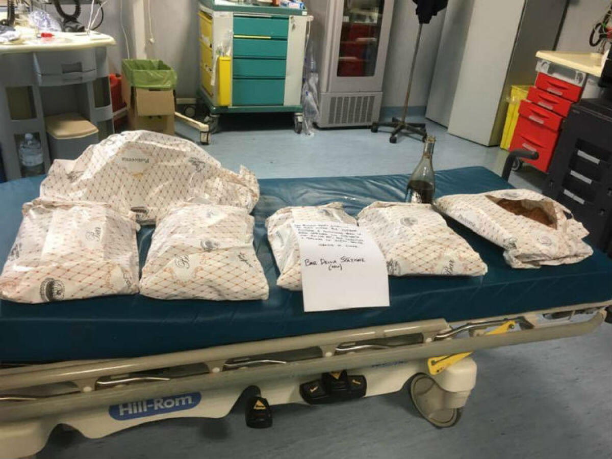 Turni massacranti nella prima linea del pronto soccorso, titolari bar donano decine di colazioni - 