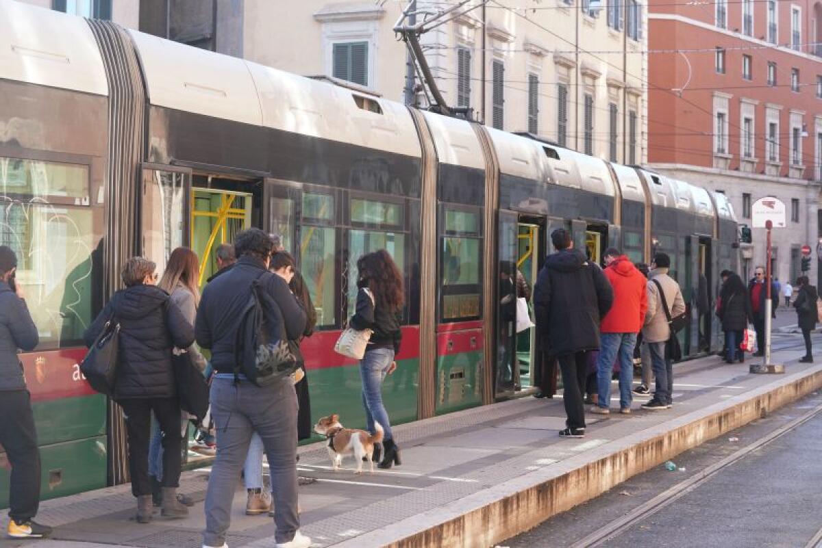 Coronavirus, nel trasporto pubblico locale persi oltre meta’ passeggeri - 