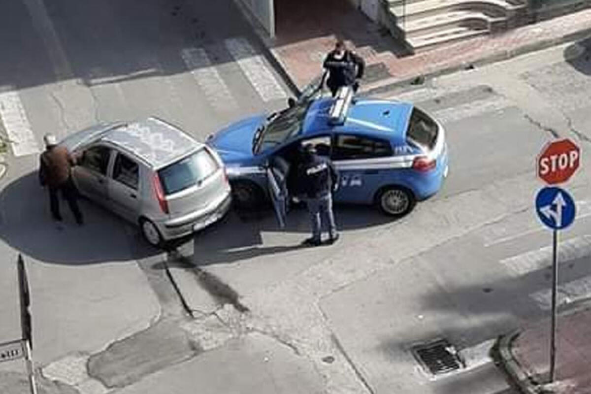Incidente in via Morselli, coinvolta una "pantera" della polizia - 