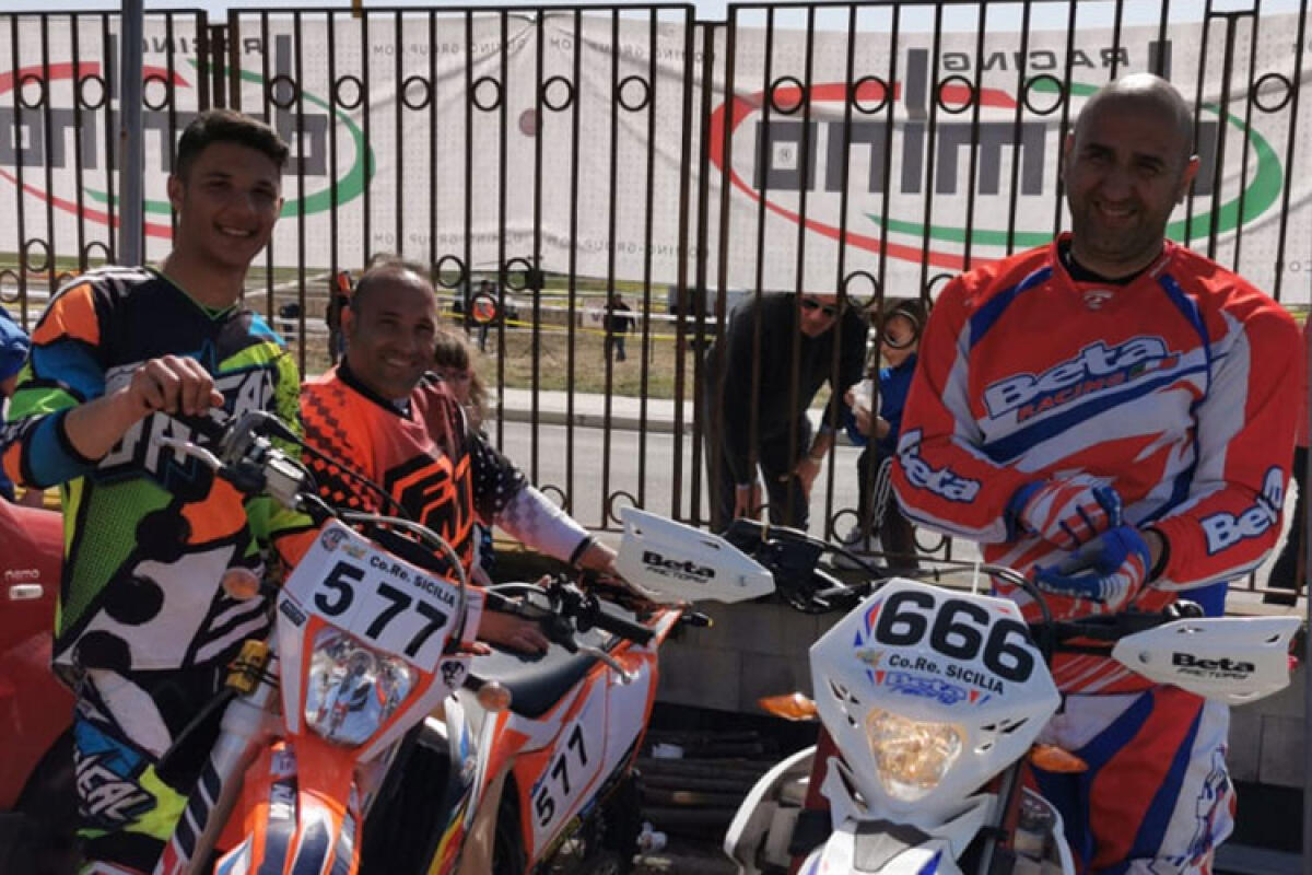 Enduro, la tappa regionale dei centauri gelesi nel ricordo delle gare a Montelungo - Da sinistra: Giovanni Aquinato, Crocifisso Collodoro e Giuseppe Ratto. 