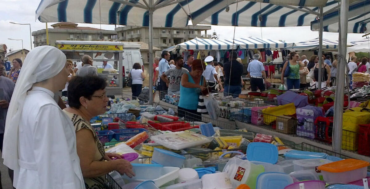 Sospeso per due settimane il mercato settimanale, mercatino a turni alterni - 