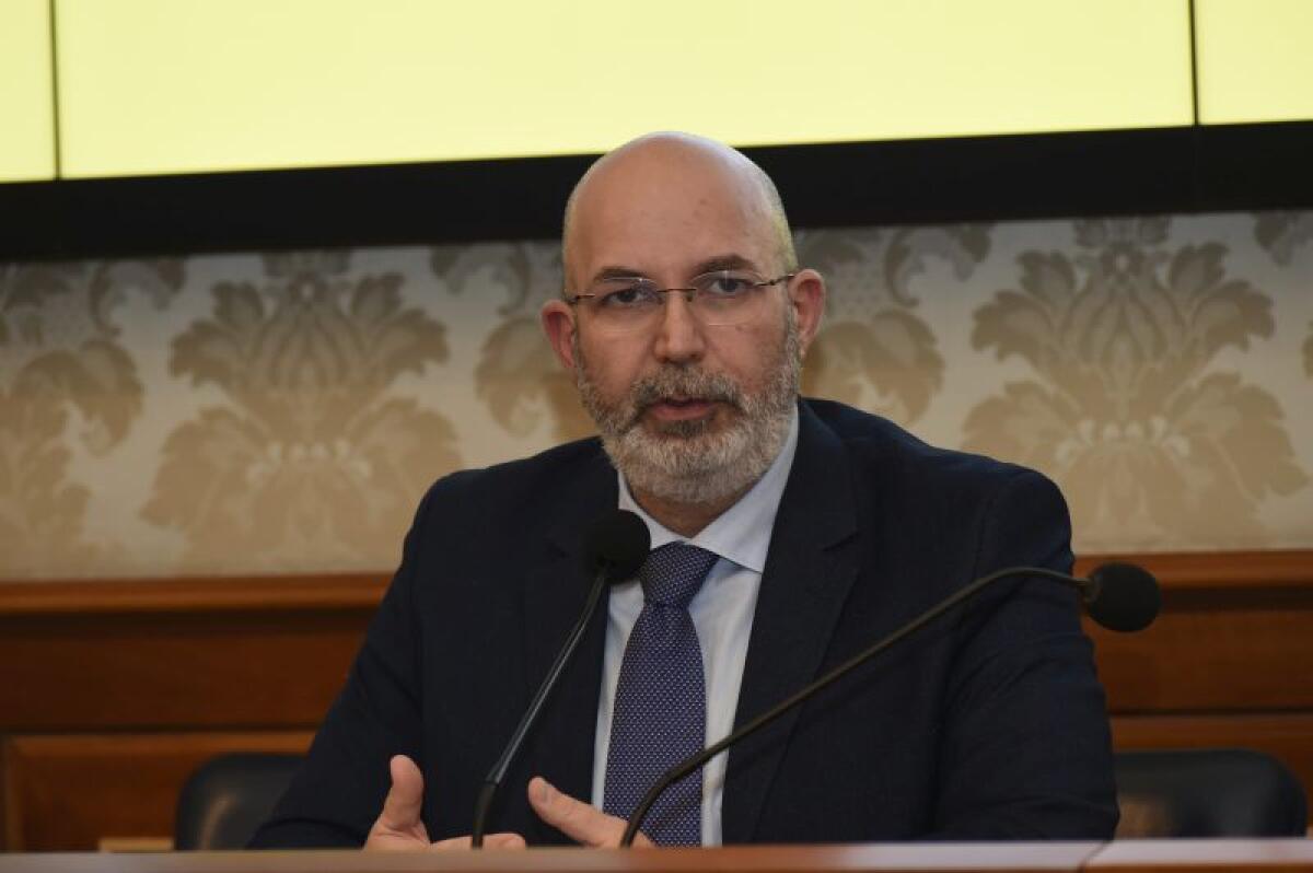 Coronavirus, Crimi “Obiettivo 780 euro per reddito di emergenza” - 