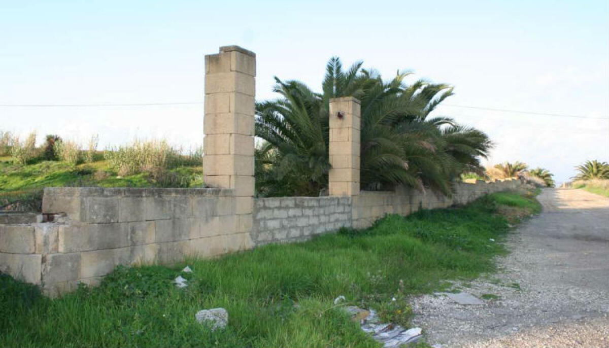 Concessione edilizia per costruire in contrada Bitalemi, "indagine deve proseguire": accolta opposizione - La concessione ha consentito a privati di costruire in contrada Bitalemi