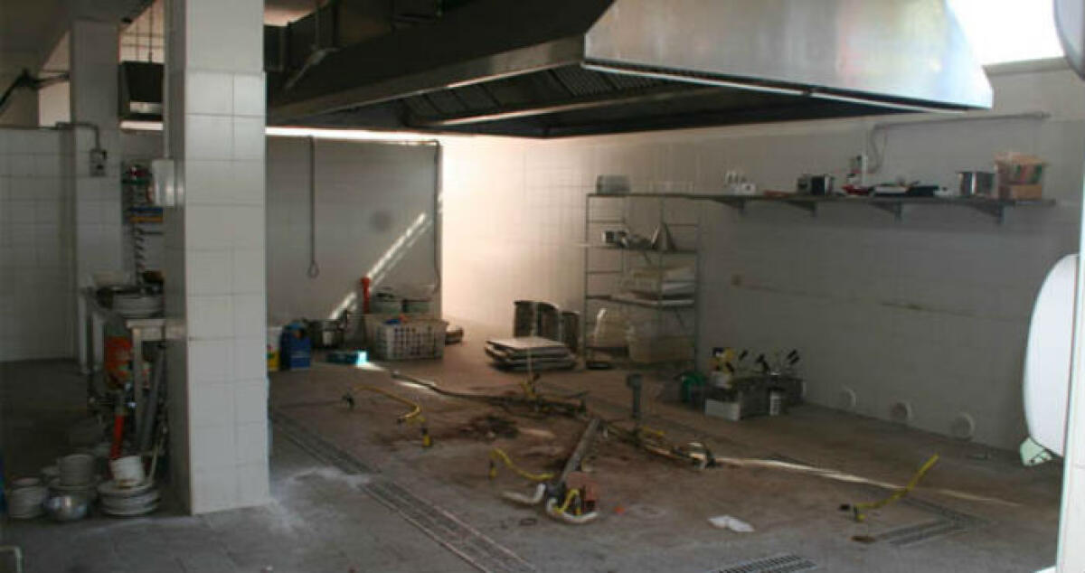 L'ex hotel sempre più a rischio, "fuoriesce gpl": "Va subito messo in sicurezza" - Il pericolo arriva dall'ala delle cucine