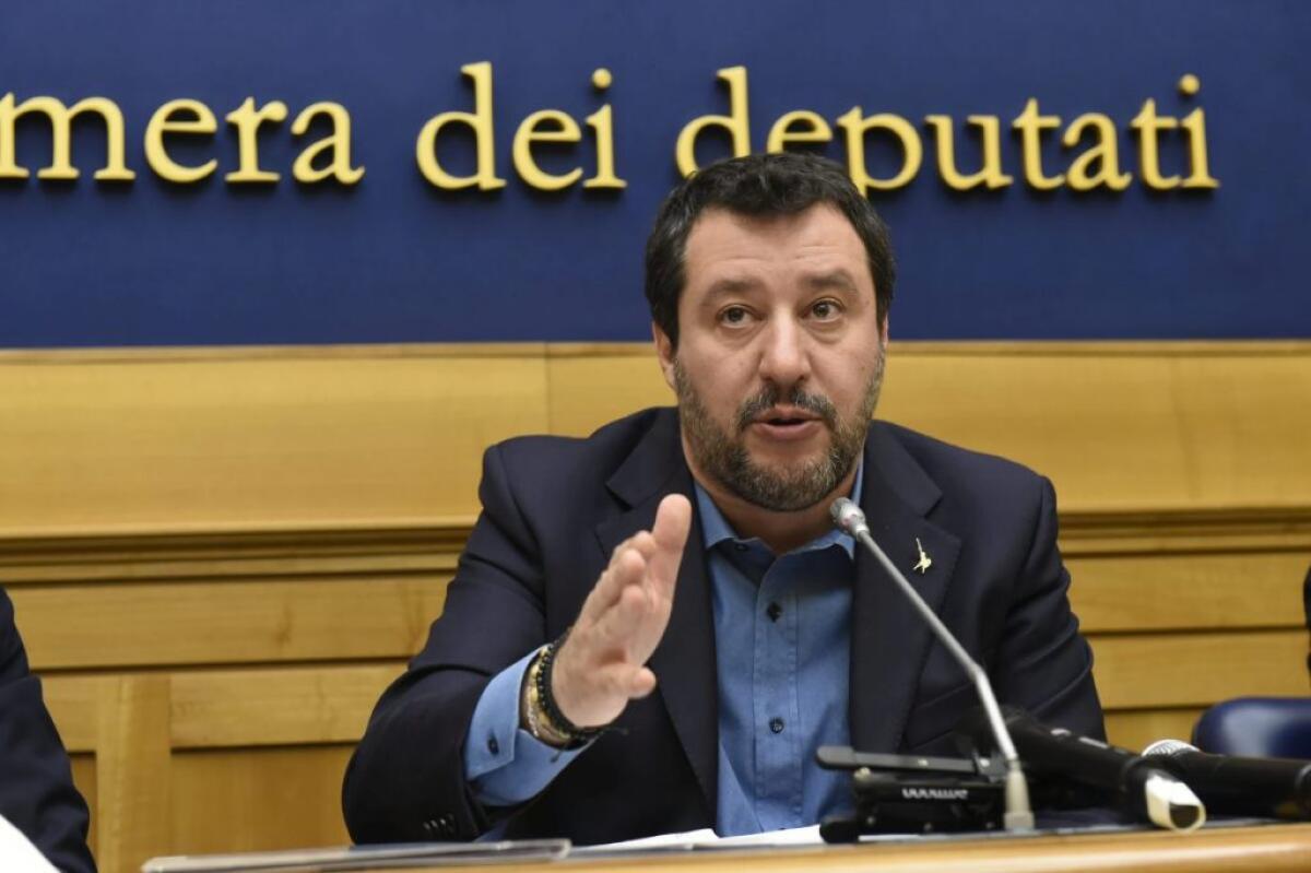 Coronavirus, Salvini “Non basta, va chiuso quello che non e’ strategico” - 