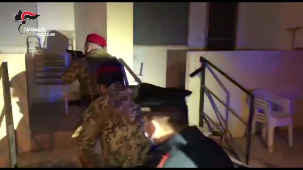 Arrestato latitante di ‘Ndrangheta, tradito da sigaretta alla finestra - 