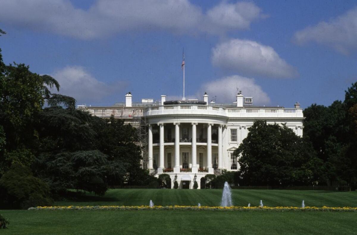 Coronavirus, Trump dichiara emergenza in Usa e stanzia 50 miliardi - 