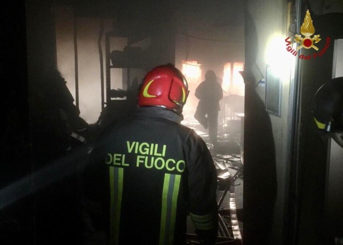 Incendio al palazzo di giustizia di Milano, domate le fiamme - 