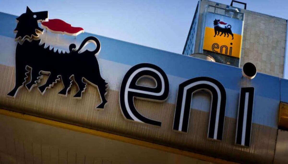 Eni sospende ogni attività non finalizzata alla produzione e intensifica lo smart working - 