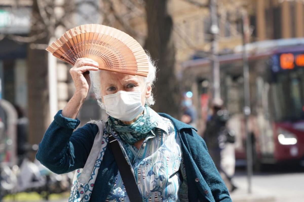 Coronavirus, da oggi la Spagna riapre alcune attivita’ economiche - 