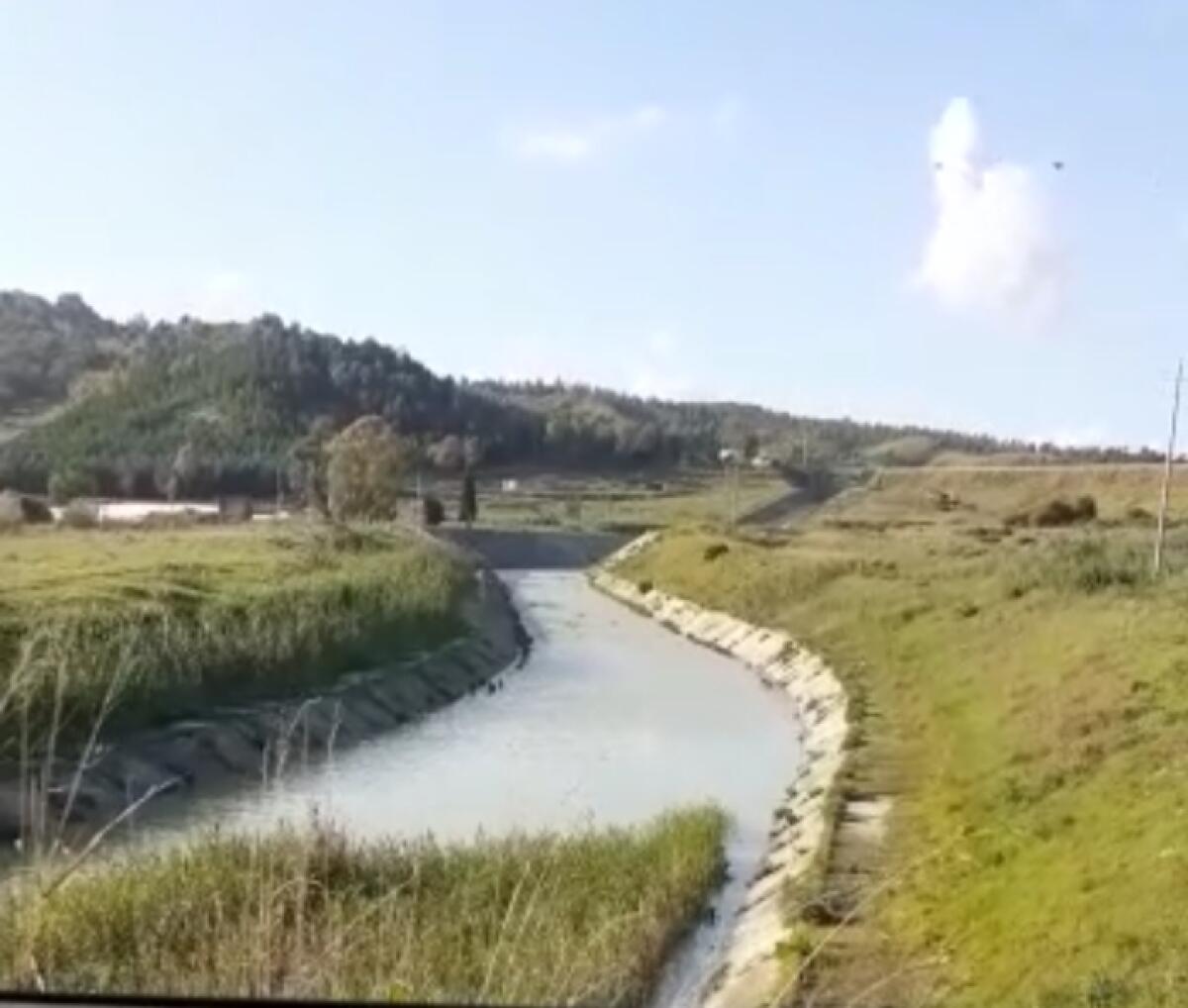 Agricoltori al collasso, associazione "Santa Maria": "Risposte politica o sarà fine del comparto locale" - Molto spesso l'acqua delle dighe viene scaricata in mare