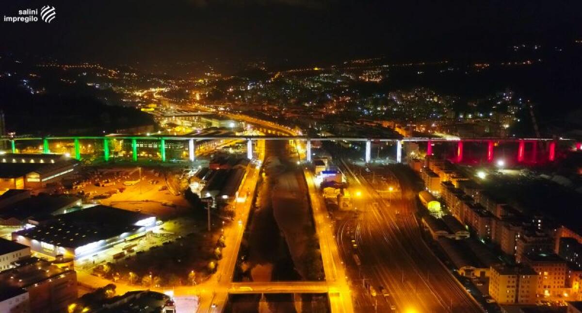 Salini Impregilo veste il Ponte di Genova con le luci del tricolore - 