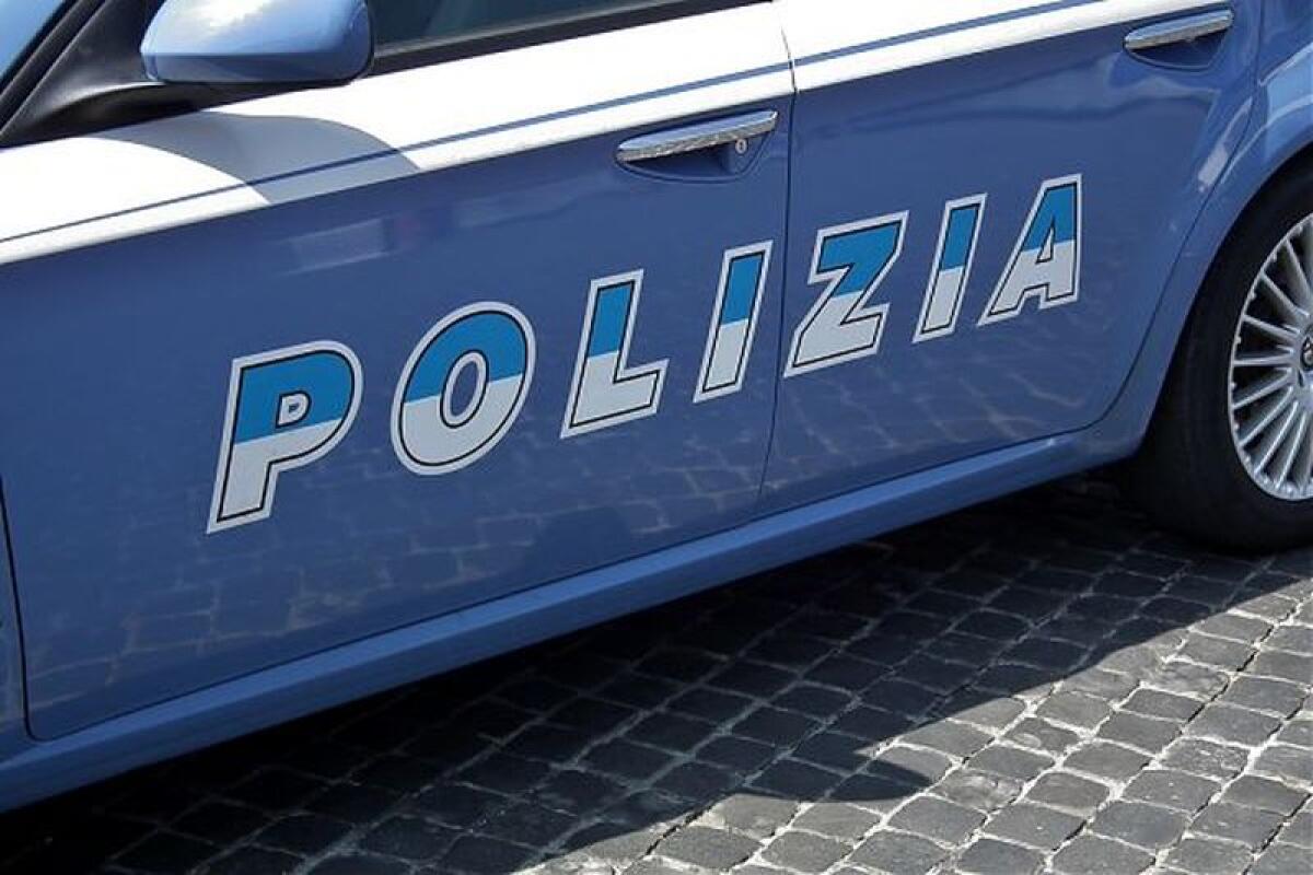 Poliziotto morto a Napoli per sventare furto in banca - 