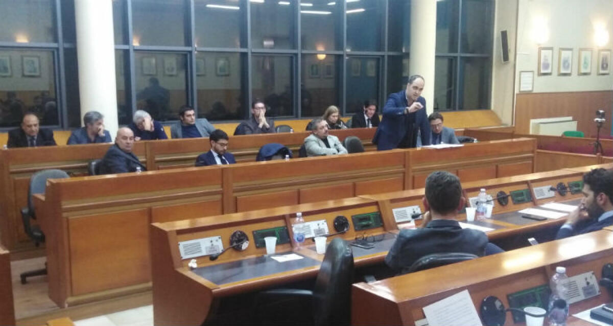 Seggio conteso in consiglio comunale, segretario generale: "Prima serve decisione Tar" - 