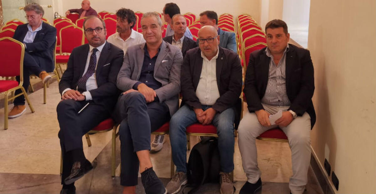 I numeri della crisi, boom richieste bonus Covid in provincia: più di 32 mila e 18 mila tra cig e Naspi - I sindacati hanno chiesto il confronto in prefettura