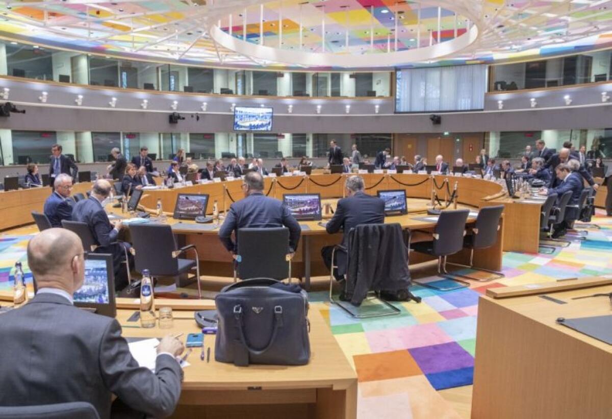 L’Eurogruppo trova l’accordo, aiuti fino a mille miliardi - 