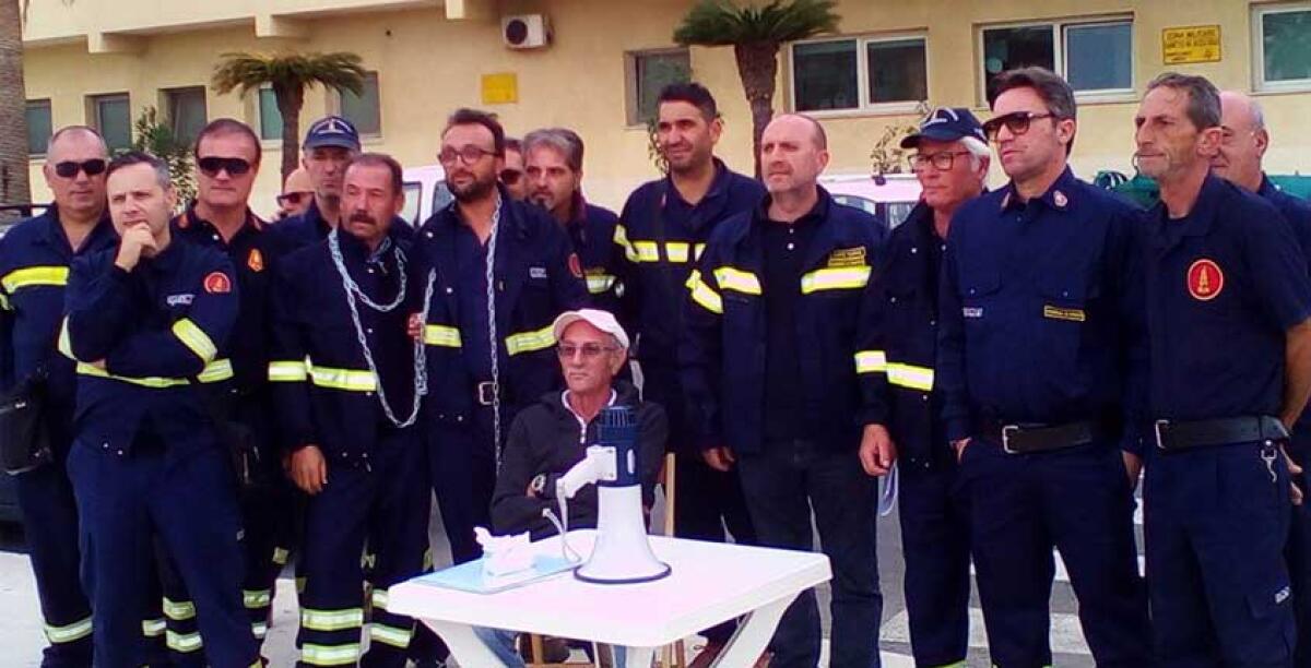 Vertenza "Archimede", accordo Ugl-azienda: revocati licenziamento e quattro sospensioni lavoratori - Una delle tante proteste dei lavoratori Archimede